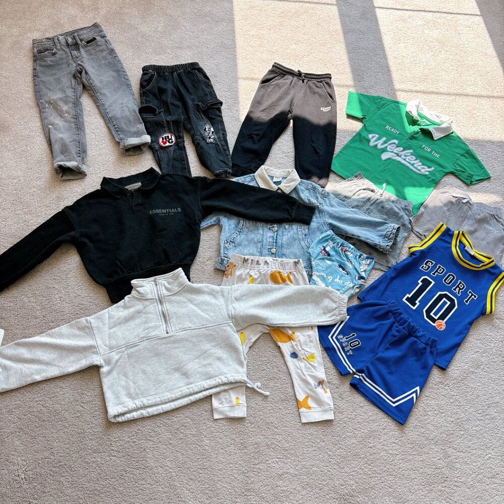 13 PIECES OF KIDS CLOTHINGS, 2-5 YEARS OLD, PRICE FOR ALL